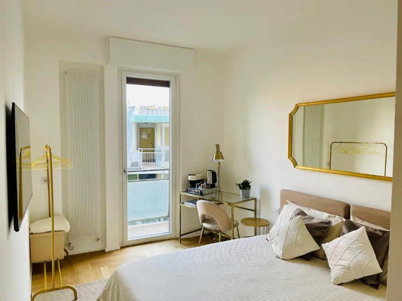 Leaf - Solari / Tortona Bed & Breakfast Milan